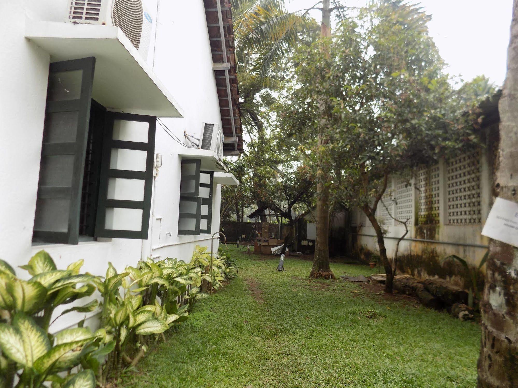 Elphinstone Residency Bed & Breakfast Kochi Exterior photo